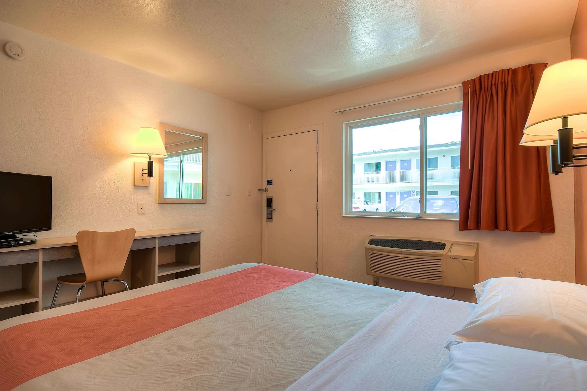 Motel 6-Westminster, Ca - South - Long Beach Area Екстериор снимка