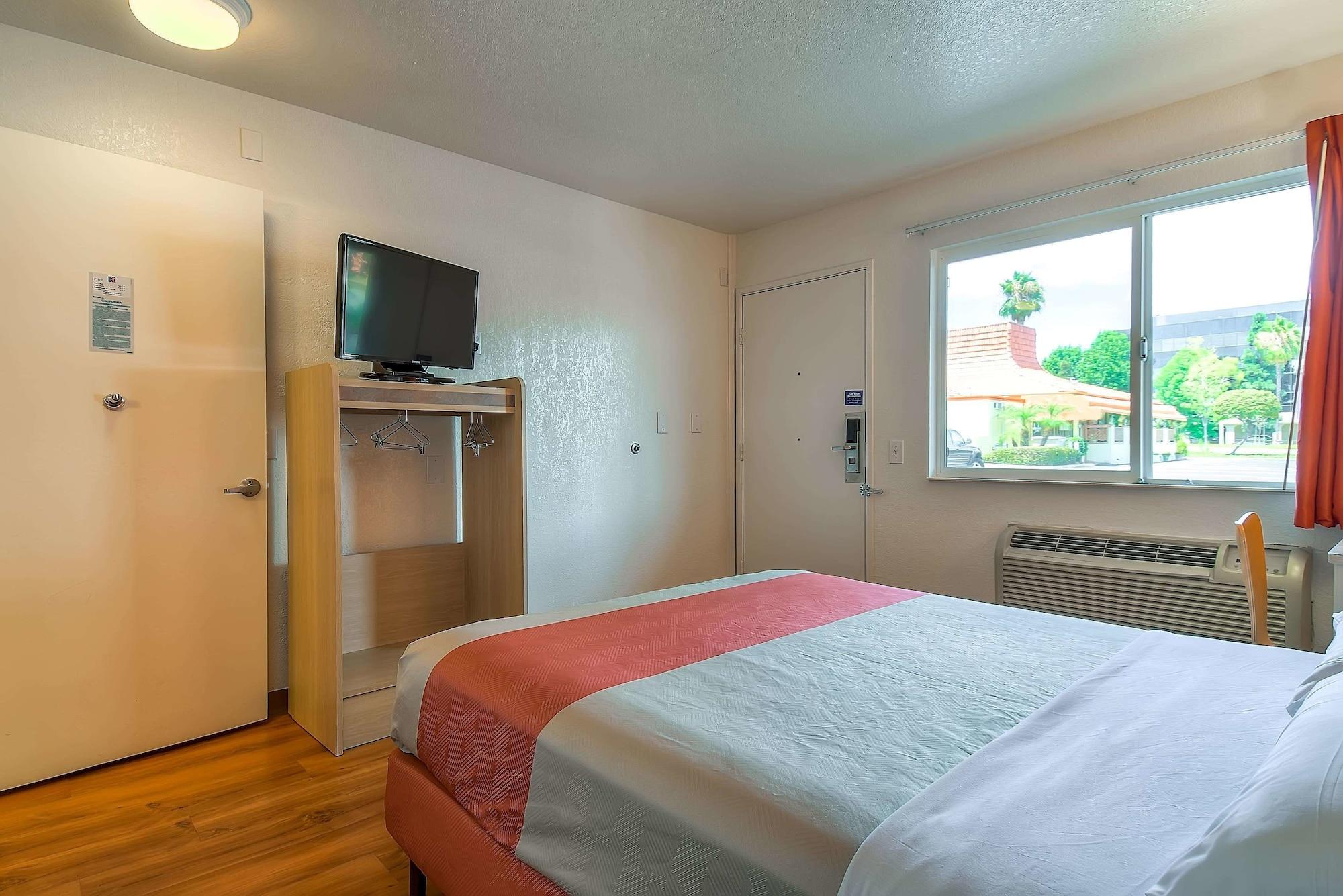 Motel 6-Westminster, Ca - South - Long Beach Area Екстериор снимка